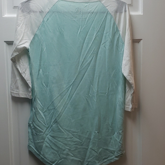 Tentree mid length sleeve shirt - Picture 4 of 4